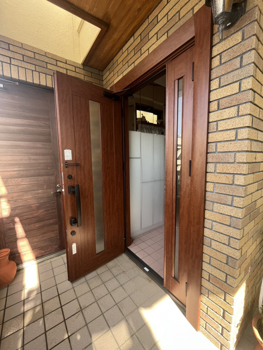 トーヨー建材の【浦添市】危険！！金具が錆びてドア本体が落ちそうです！！の施工後の写真2