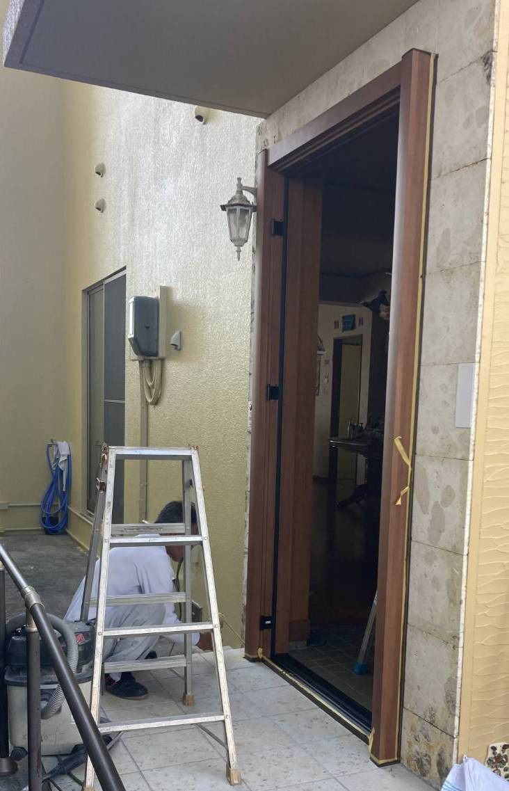 トーヨー建材の沖縄の気候に強い！！リシェント玄関ドアで快適・安心な住まいへ！の施工後の写真1