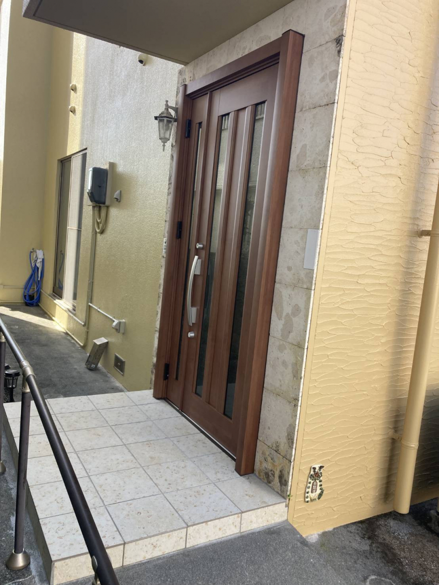 トーヨー建材の沖縄の気候に強い！！リシェント玄関ドアで快適・安心な住まいへ！の施工後の写真2