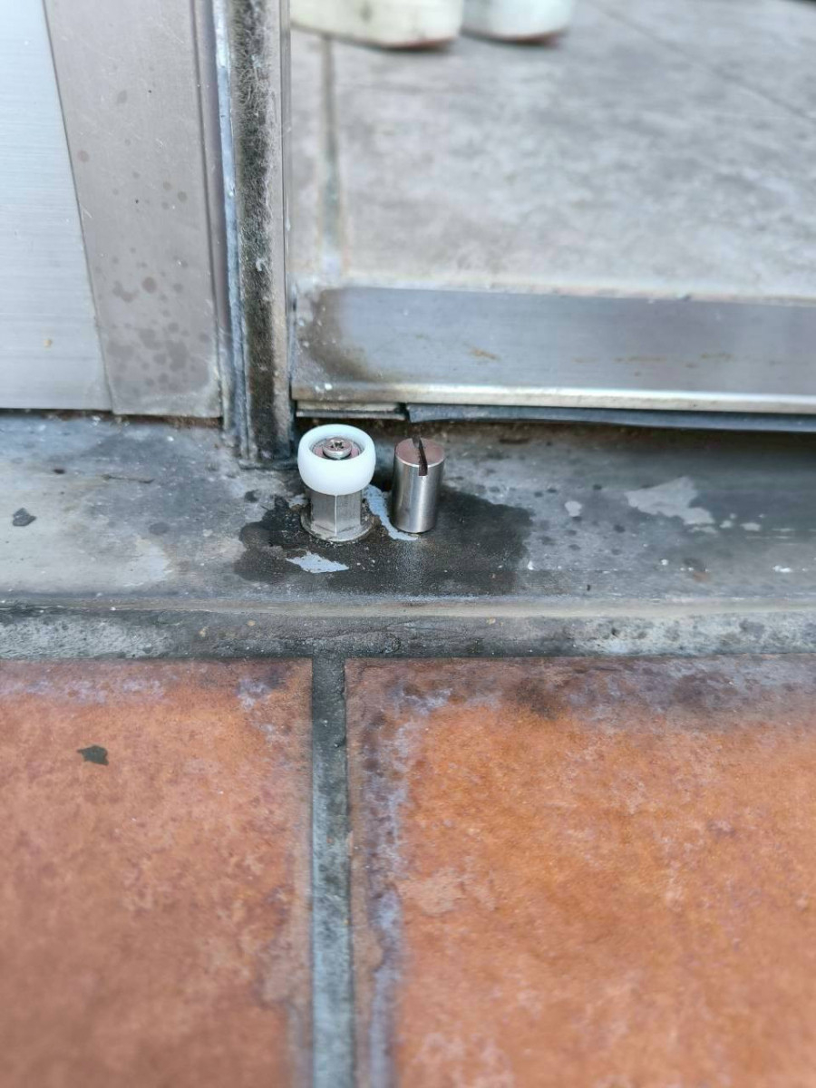 トーヨー建材のノーバスⅡ玄関引き戸の不具合修理を行いました！の施工後の写真1