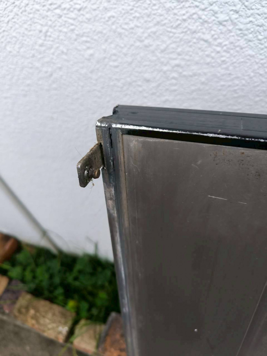 トーヨー建材のノーバスⅡ玄関引き戸の不具合修理を行いました！の施工前の写真2