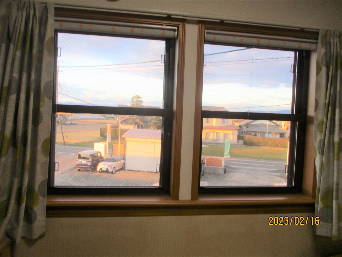 秀和の家全体のサッシに内窓設置の施工前の写真1