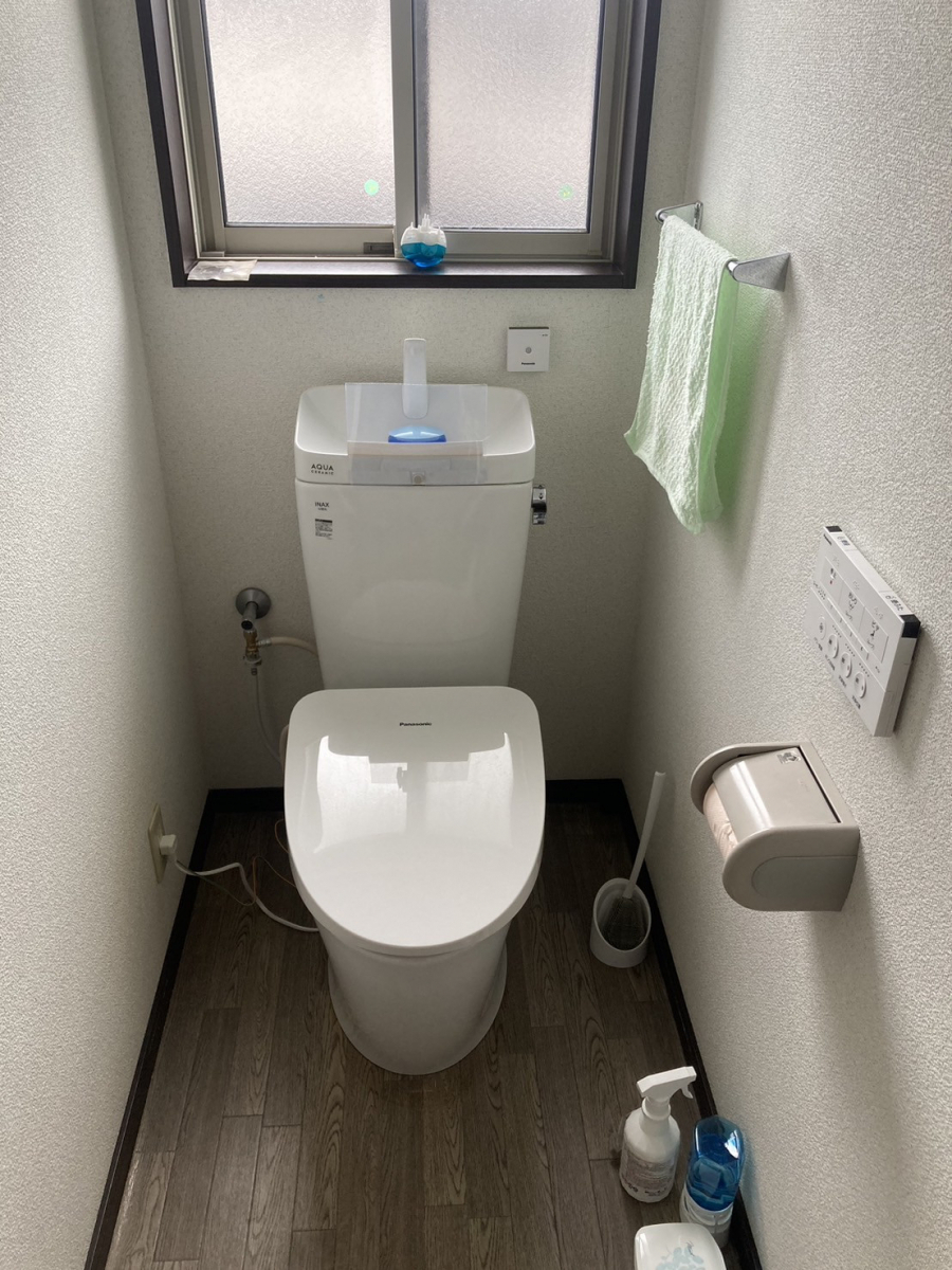 秀和のトイレ２台　節水型トイレに交換させていただきましたの施工後の写真2