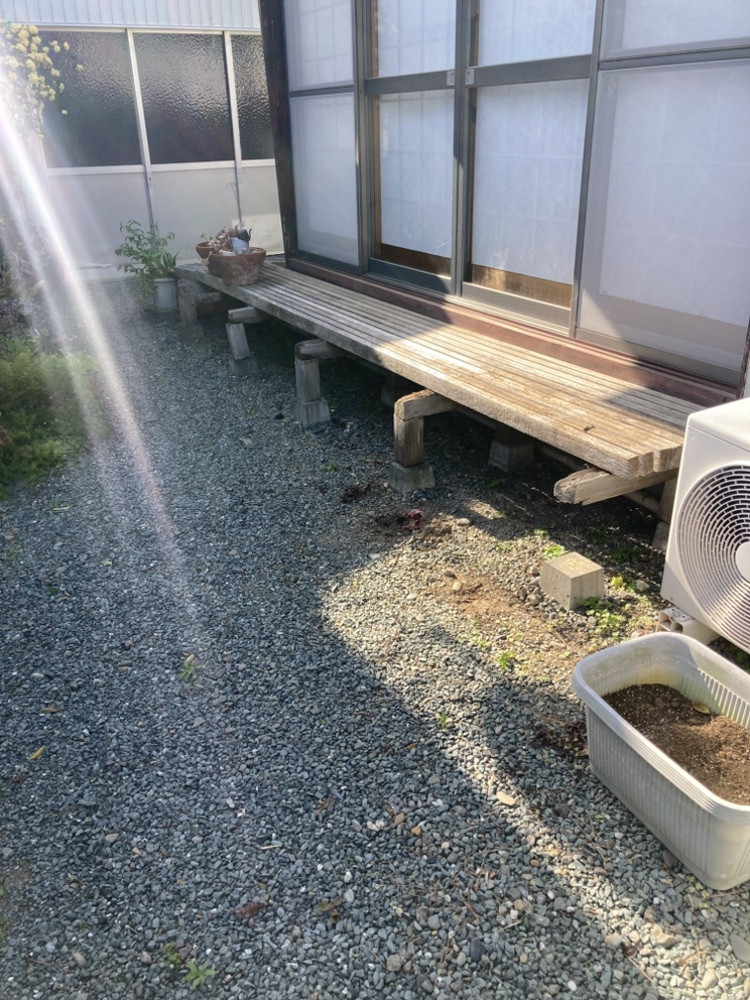 秀和の庭のデッキを新しくしました。 樹ら楽ステージの施工前の写真2