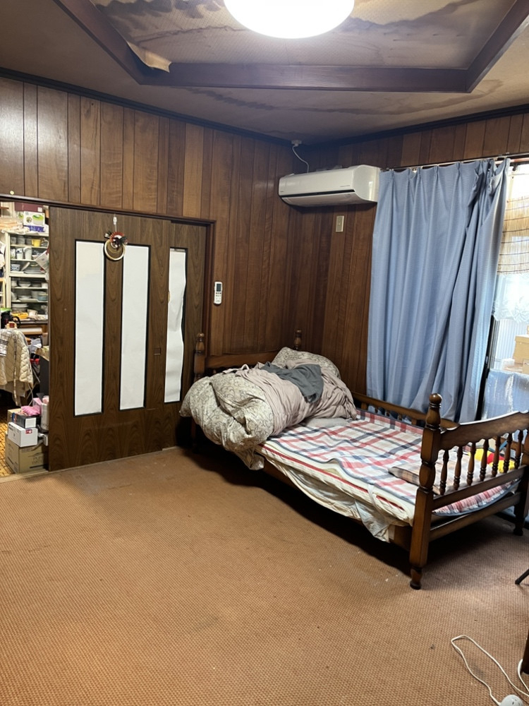 秀和の耐震リフォームに伴い、洋室の全面改修を行いました。の施工前の写真1