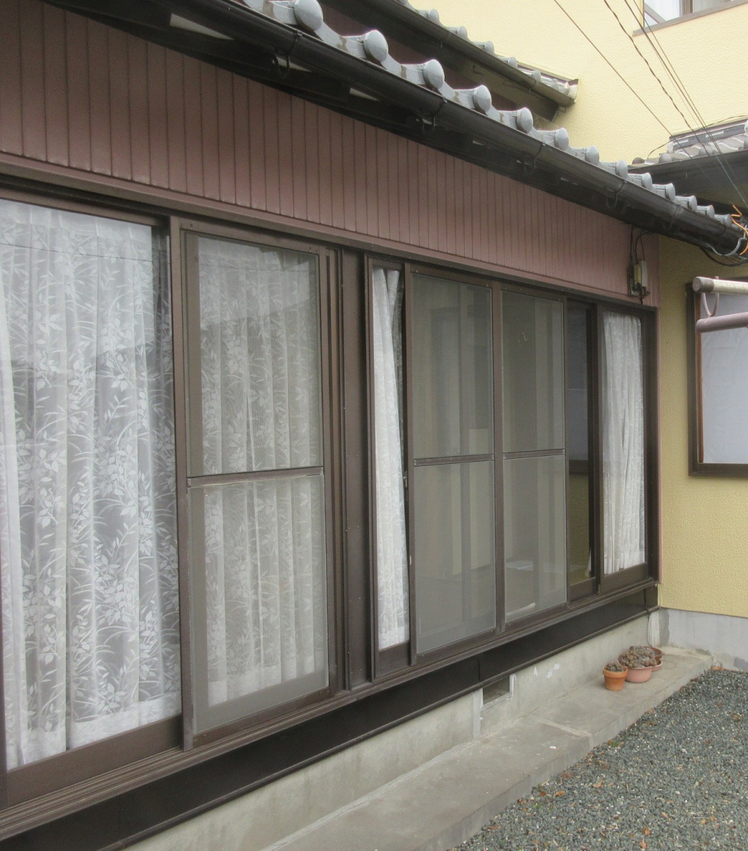 秀和の【掃き出し窓のサイズ変更で耐震性UP！】耐震リフォームと外窓交換で安心・快適な住まいへの施工前の写真1