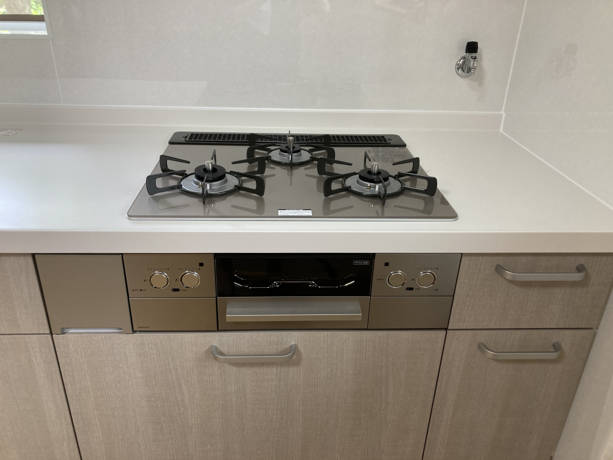 秀和の【LIXIL ノクト】収納力・お手入れ楽々!暮らしが変わるキッチン交換リフォームの施工後の写真2