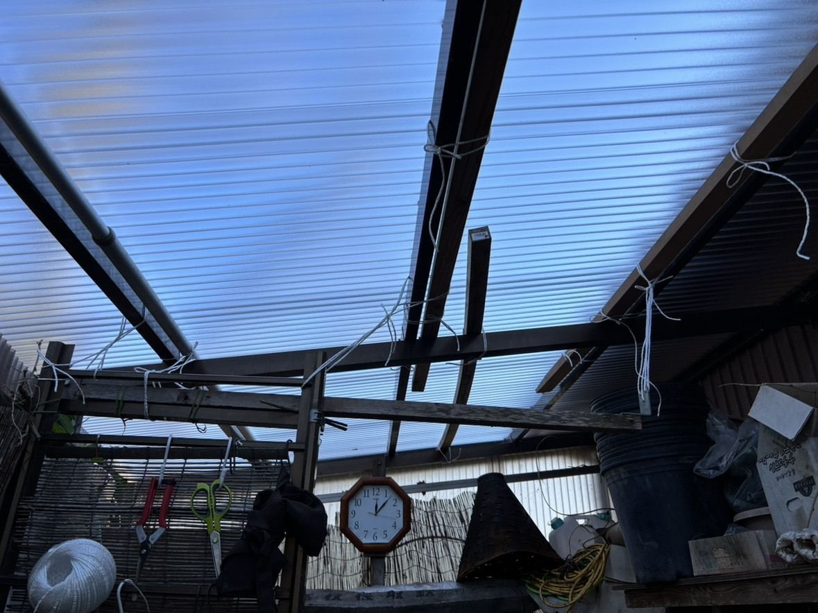 秀和の【これで安心！】古くなったポリカ屋根を新品に交換！の施工後の写真2