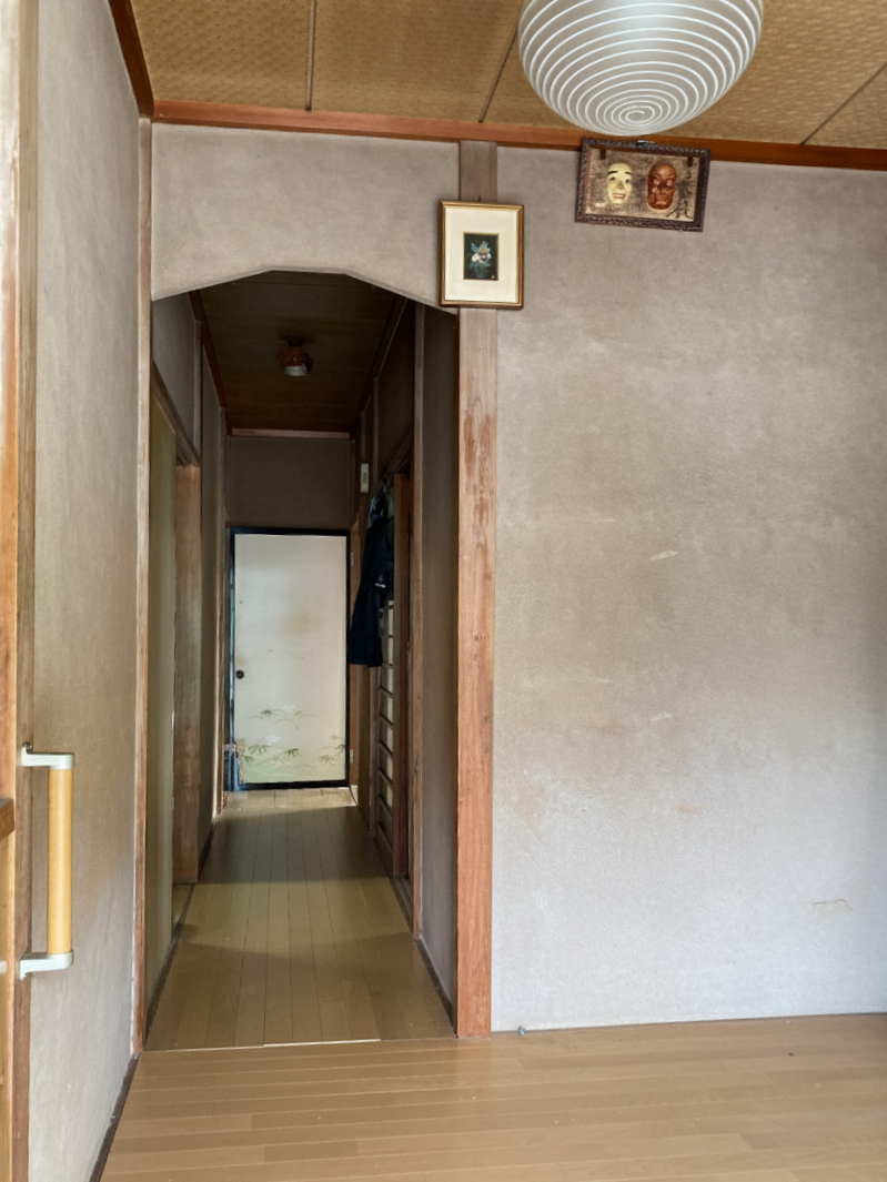 秀和の【室内引戸：ラシッサS】耐震リフォームに合わせた開口部の新設の施工前の写真1