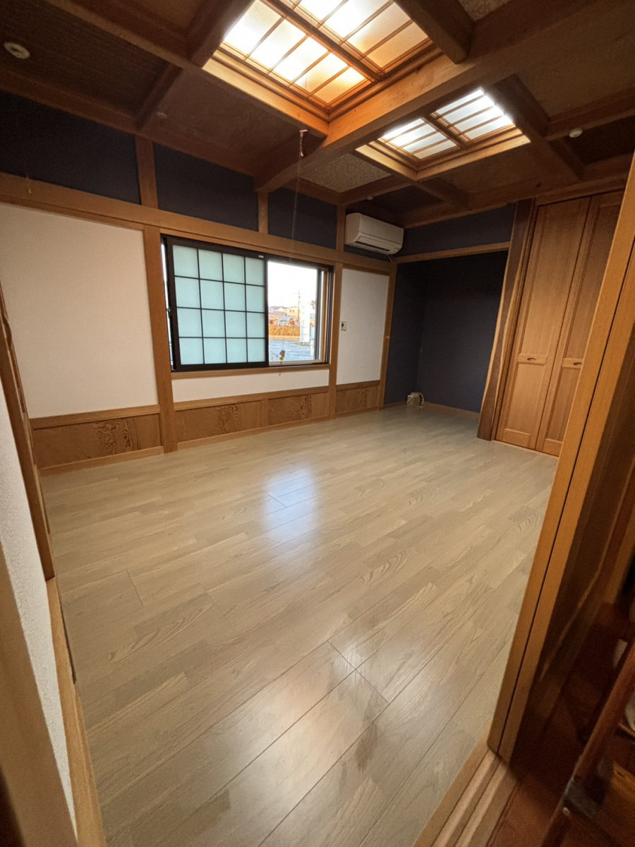 秀和の【深い紺がアクセント】和室の面影を残した「大人のリノベーション」の施工後の写真3