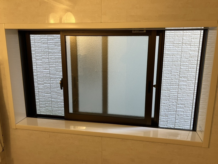 秀和の【補助金活用でお得に断熱】別件のご相談から内窓（インプラス）設置へ！の施工前の写真1