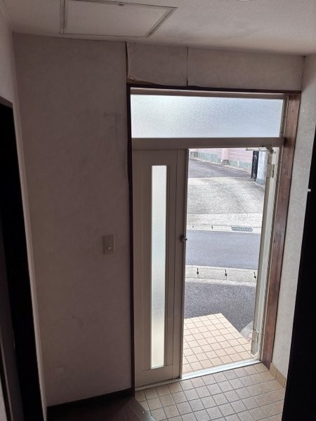 アイムホームの喫茶店の玄関をリシェント工事😊の施工事例詳細写真1