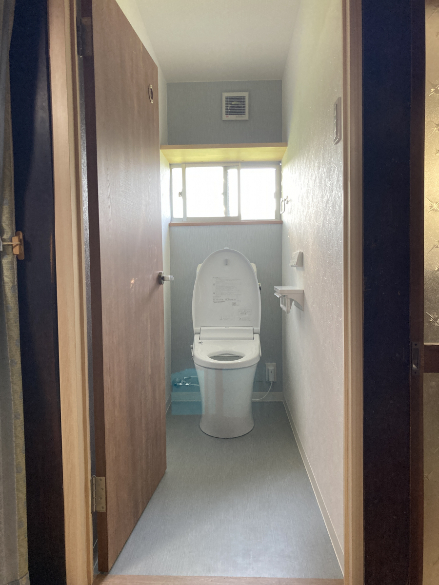 アイムホームの１DAYリフォームで玄関リシェント＆トイレ改修✨の施工後の写真2