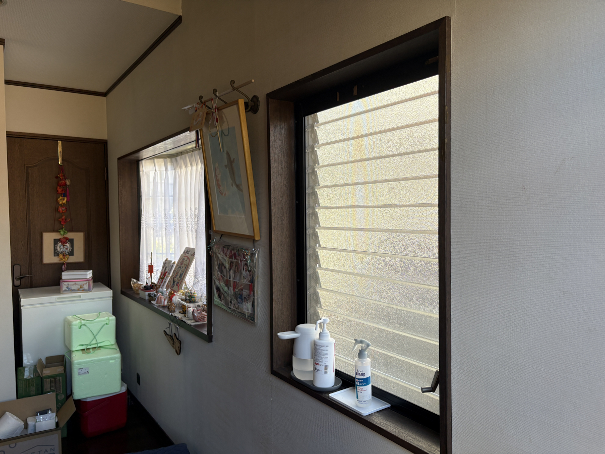 アイムホームのトイレ交換も一緒に✨✨内窓はスペースがない場所でも大丈夫✨の施工前の写真1