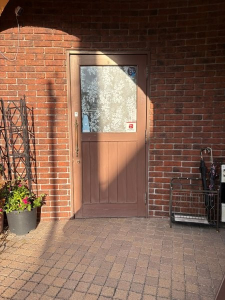 アイムホームの喫茶店の玄関をリシェント工事😊の施工前の写真1