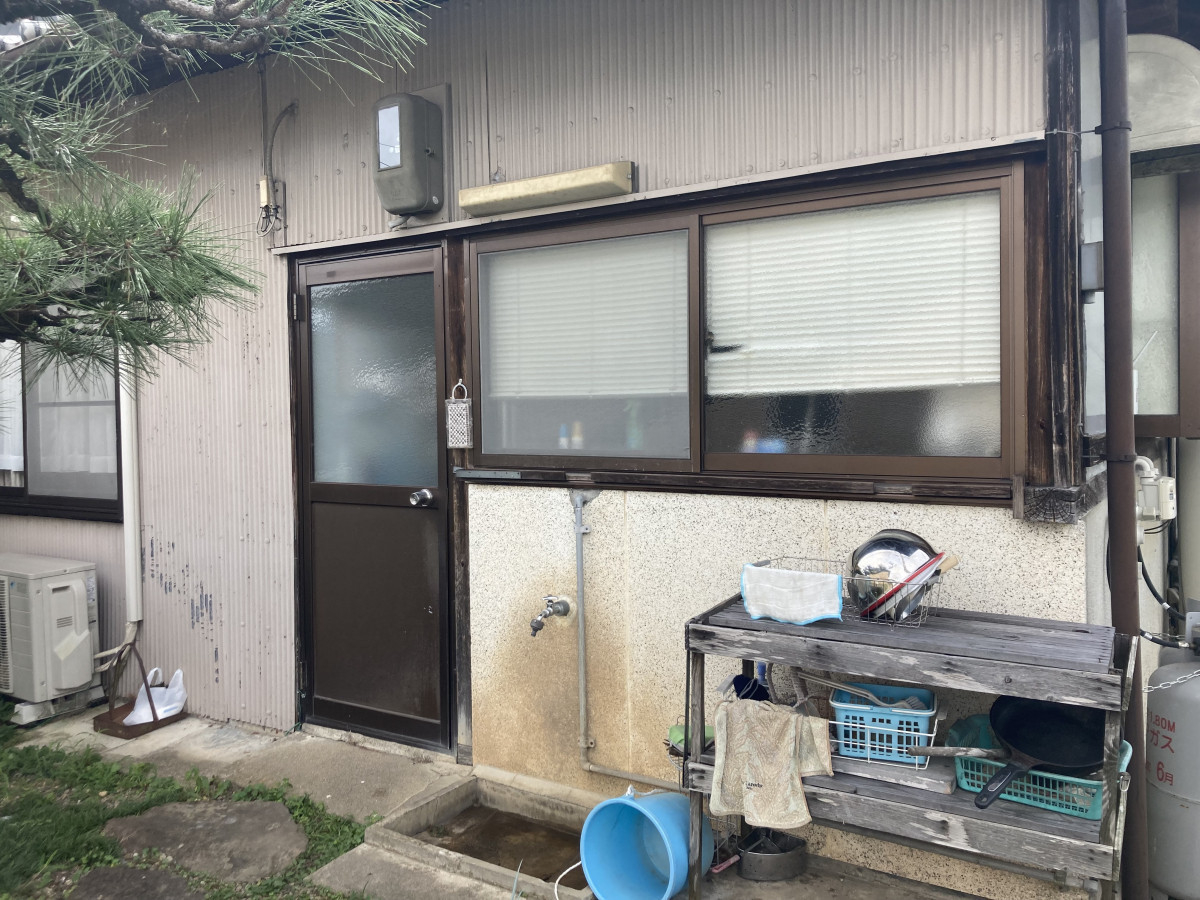 アイムホームの雨戸を取替＆目隠しルーバー😄✨の施工前の写真2