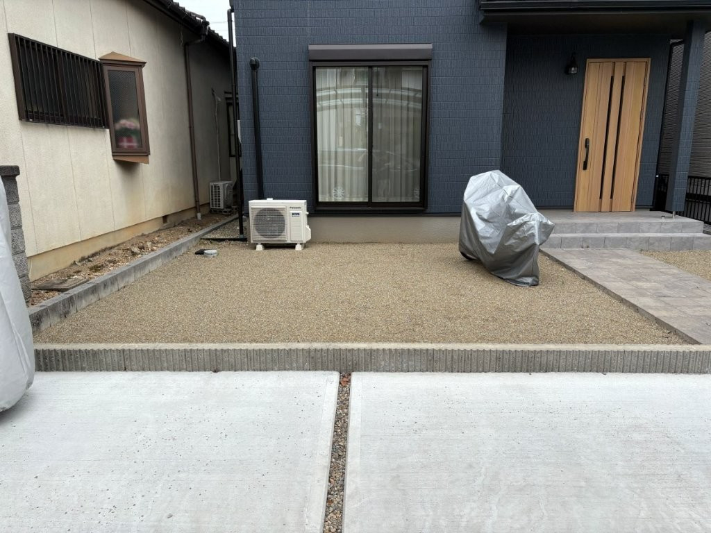 アイムホームの人工芝＆ウッドデッキ😊の施工前の写真1