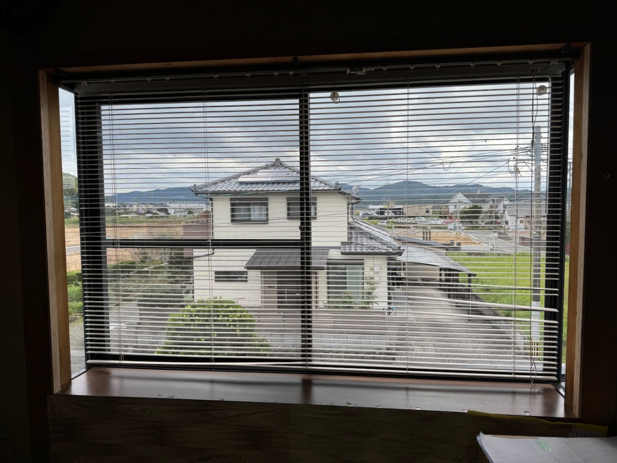 長崎サッシ工業の長崎県波佐見町　出窓　内窓　インプラス　かすみガラスの施工前の写真1