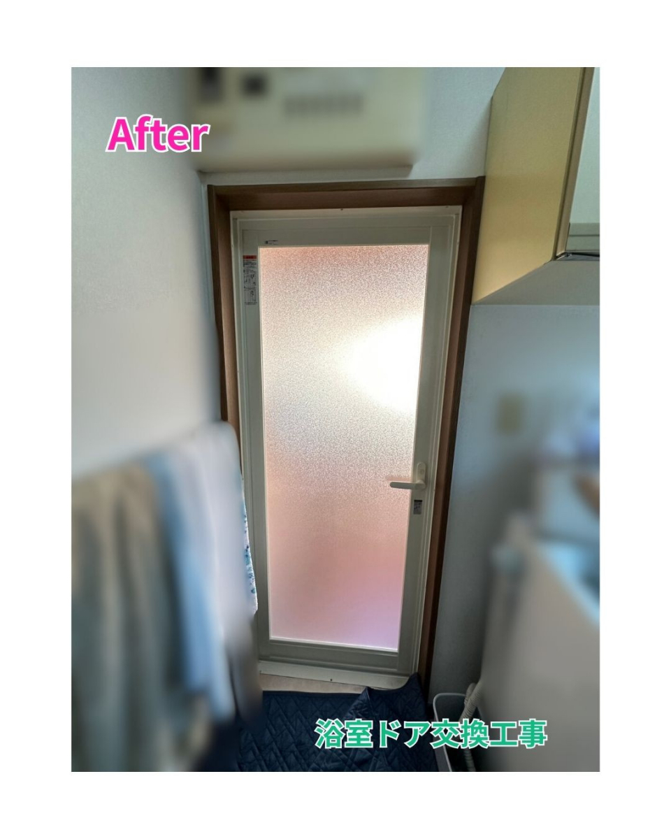 田中ガラスの【浴室ドア｜カバー工法】浴室ドア交換工事　リシェント～閉まらなくなった浴室ドア～の施工後の写真1