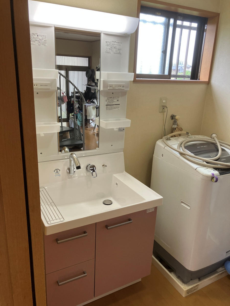 広海クラシオ 徳島応神店の洗面化粧台リフォーム✨　ＬＩＸＩＬ　ピアラの施工後の写真1