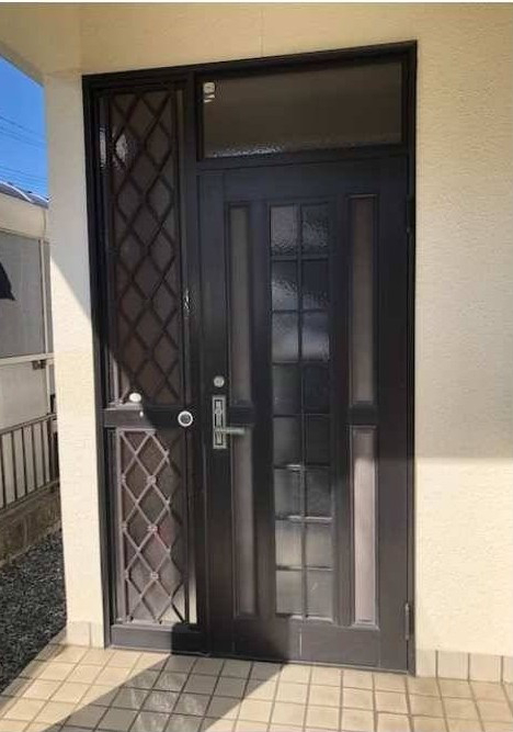 大倉硝子の【岡山市】リシェント玄関ドアに交換して快適な玄関へ ♪の施工前の写真1