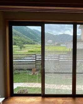 大倉硝子の【岡山県】内窓リフォームでフロストガラスを設置☆の施工前の写真1