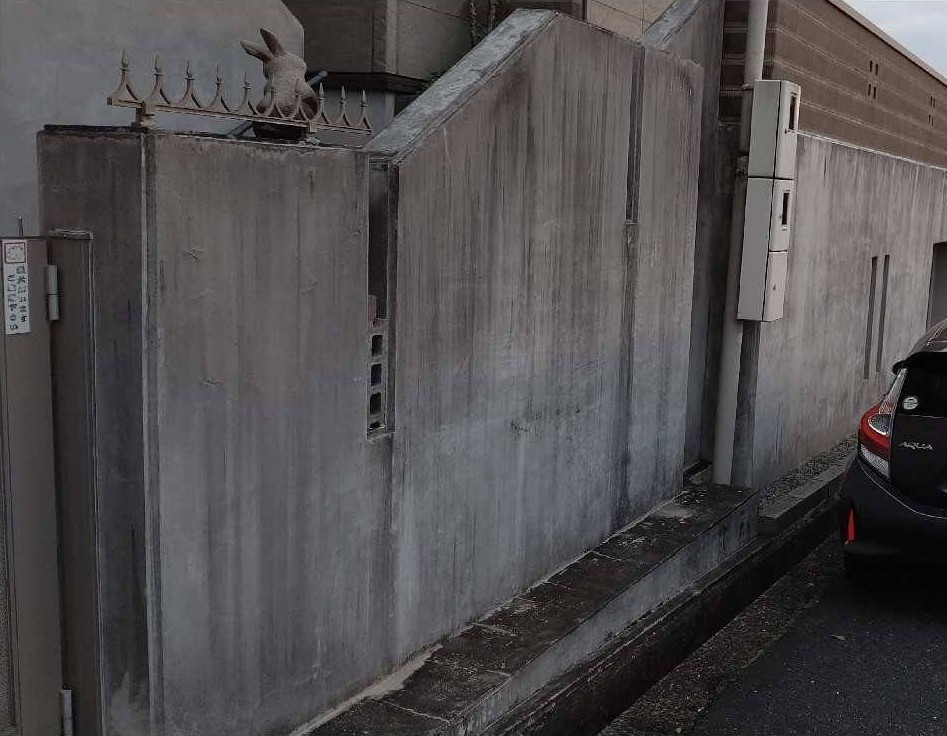 大倉硝子の【津山市】コートラインで実現！塀を壊さずおしゃれにリノベーション♪の施工前の写真1