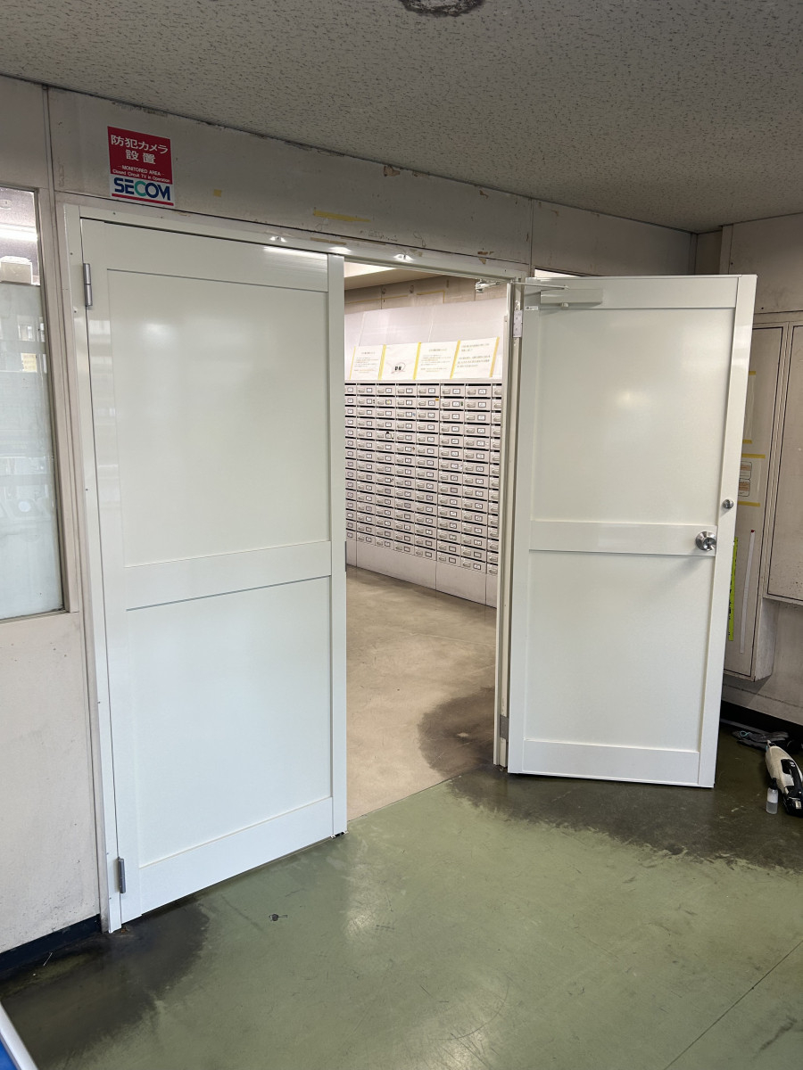 ユウシン建装の横浜市保土ヶ谷区　リクシル　クリエラドアの施工後の写真1