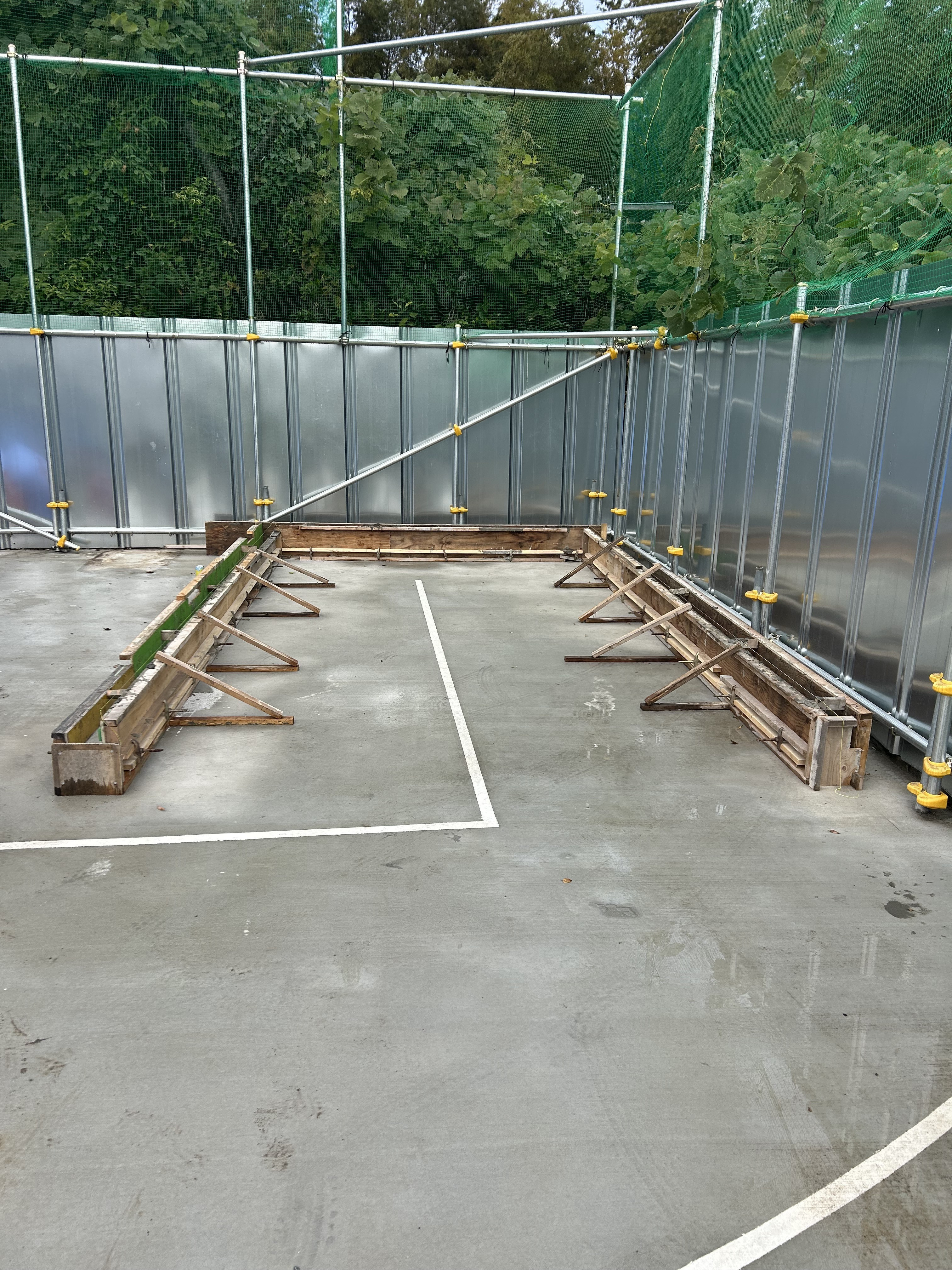 ユウシン建装の横浜市泉区　基礎工事の施工前の写真1