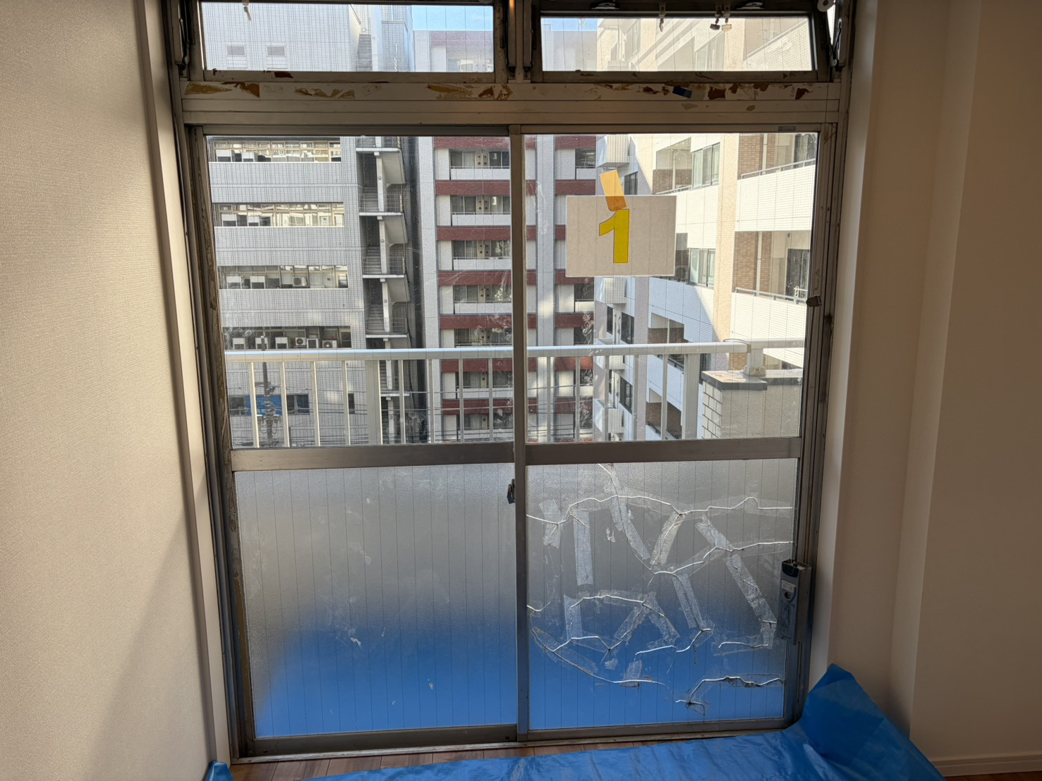 ユウシン建装の横浜市西区　リクシル　PRO-SEの施工前の写真1