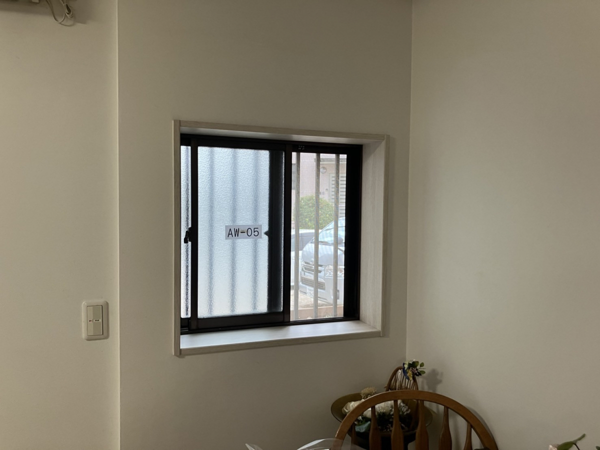 窓の匠イトゼンのまるでお家が美術館！？ 飾って楽しむ内窓インプラスの施工前の写真2