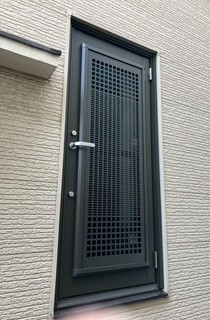 窓の匠イトゼンの防犯対策を考えて、玄関から安心リフォームの施工後の写真3