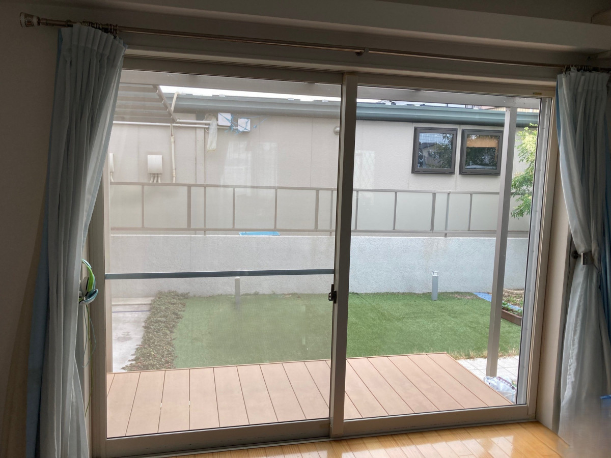 窓の匠イトゼンの泥棒が心配で…でも、毎日シャッター開け閉め大変！の施工前の写真1