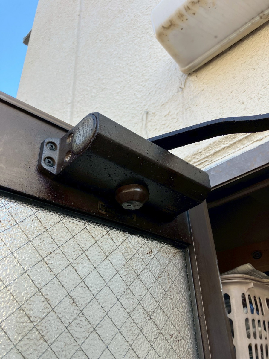 窓の匠イトゼンのドアが「バタン！」と閉まるようになったら要注意。の施工前の写真2