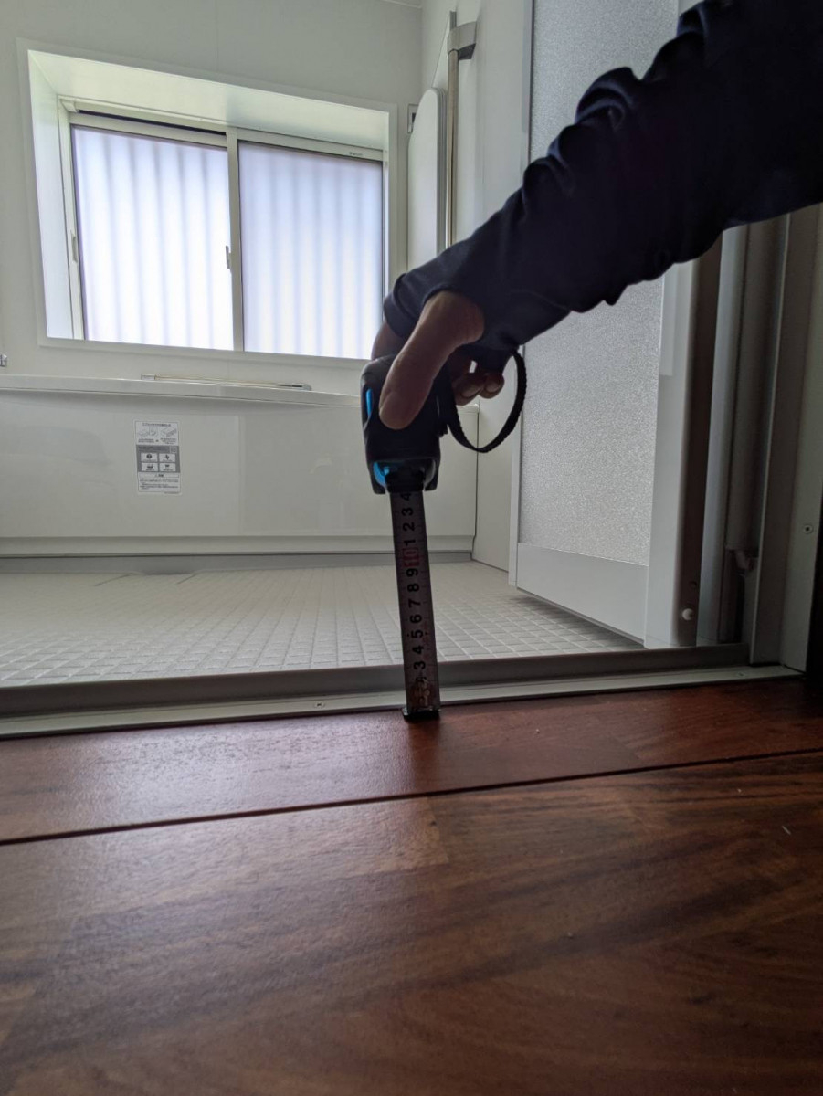 窓の匠イトゼンのボロボロだった洗面所の床、ここまで変わります。の施工後の写真2