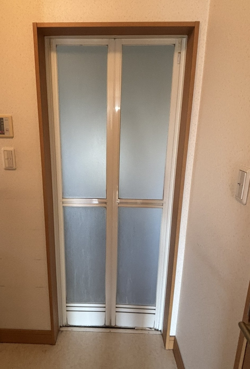 Kanoa４の浴室ドア交換の施工前の写真1