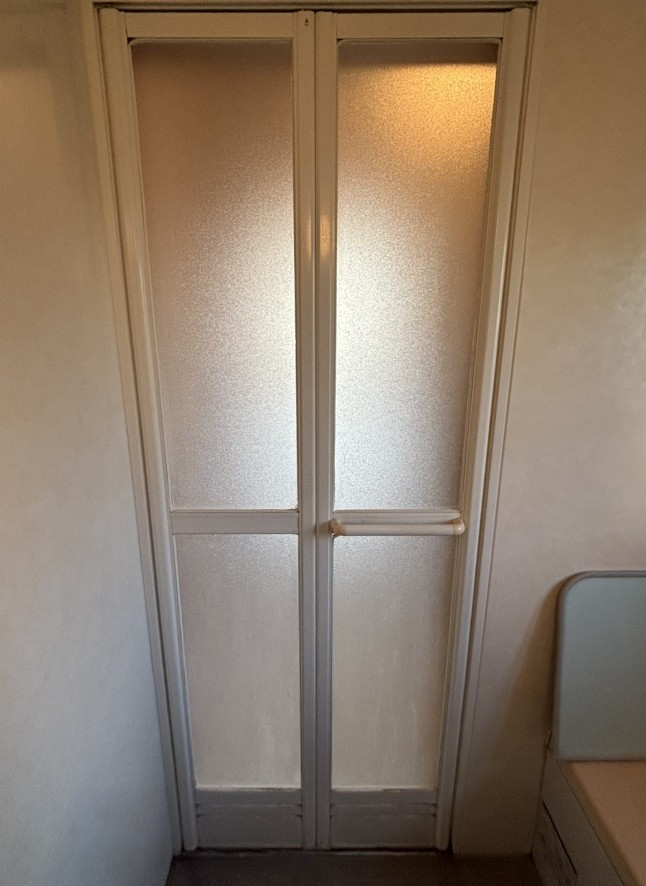 Kanoa４の浴室ドア交換の施工前の写真2