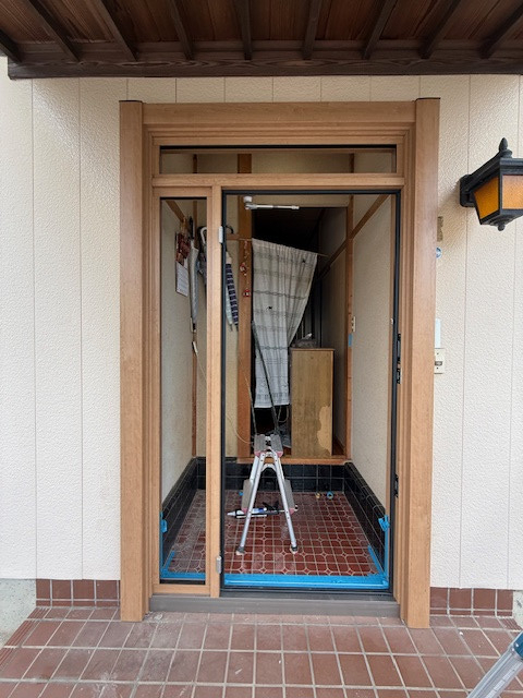 Renovation Factoryの玄関ドアリフォーム工事〖R7.10施工〗の施工前の写真3