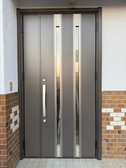 Renovation Factoryの玄関ドアリフォーム工事〖R7.11施工〗の施工後の写真1