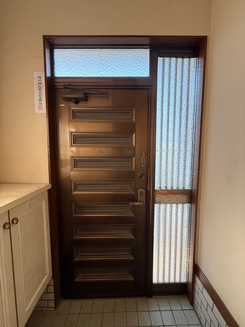 Renovation Factoryの玄関ドアリフォーム工事〖R7.11施工〗の施工前の写真2