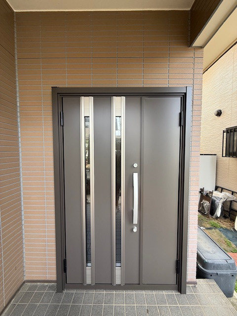 Renovation Factoryの玄関ドアリフォーム工事〖R7.11施工〗の施工後の写真1