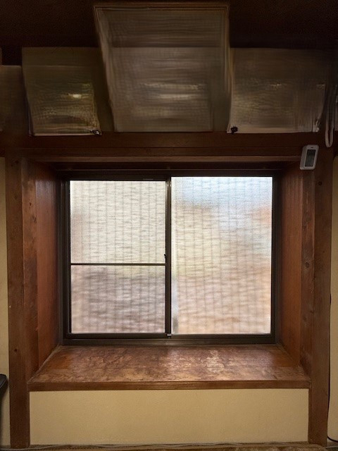 Renovation Factoryの内窓インプラス工事〖R7.12施工〗の施工前の写真1