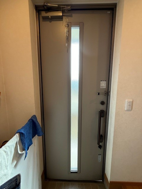 Renovation Factoryの玄関ドアリフォーム工事　〖Ｒ8.2施工〗の施工前の写真2