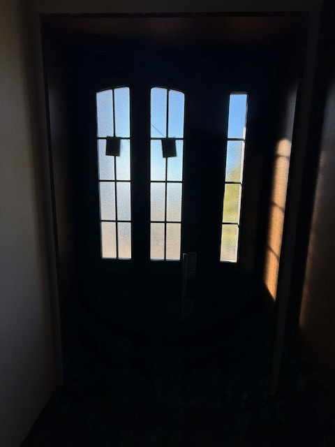 金谷ガラス店の防犯対策　玄関ドアリフォーム工事　〖R8.3施工〗の施工前の写真2