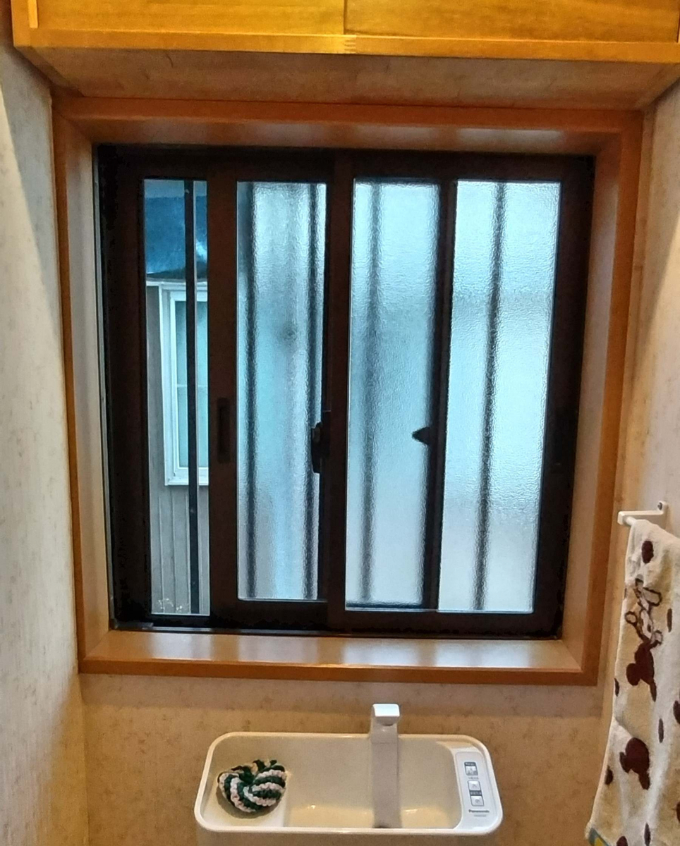 ツルタ建装社のH様邸 インプラス断熱窓化工事の施工前の写真2