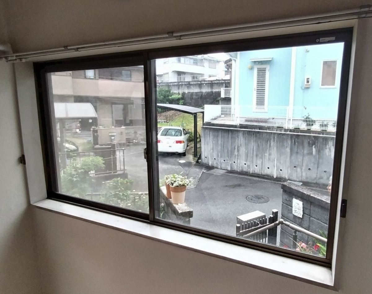 ツルタ建装社のＴ様邸　居間の窓リフォーム事例紹介の施工前の写真2