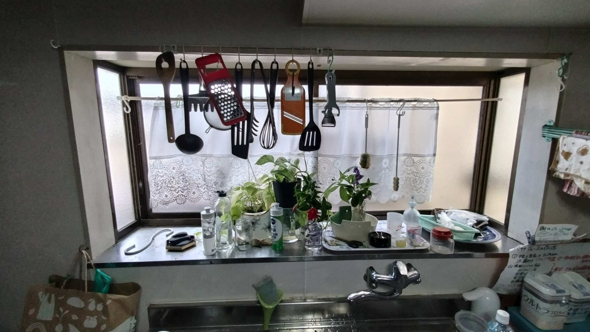 ツルタ建装社のお母さまの為の内窓設置等　改修工事を実施しました。の施工前の写真1