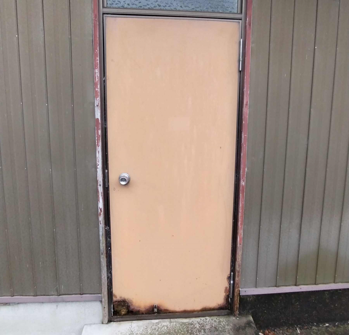 ツルタ建装社のＯ様邸　気がかり箇所を一挙に修理実施事例の施工前の写真2