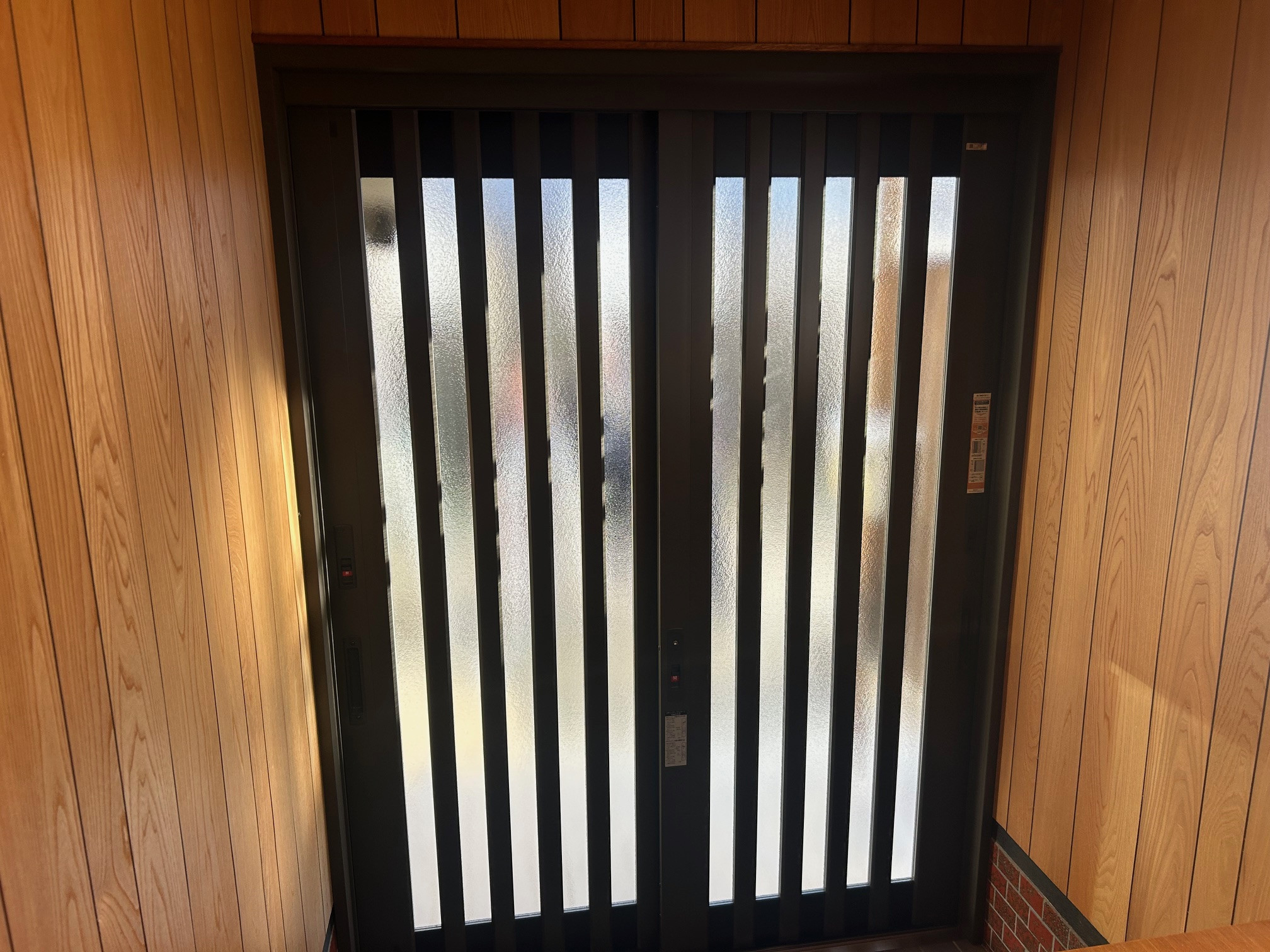 ツルタ建装社の玄関ドア　リシェントの施工後の写真2