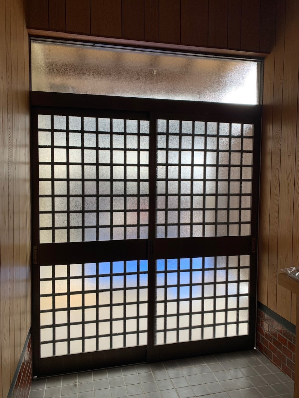 ツルタ建装社の玄関ドア　リシェントの施工前の写真2